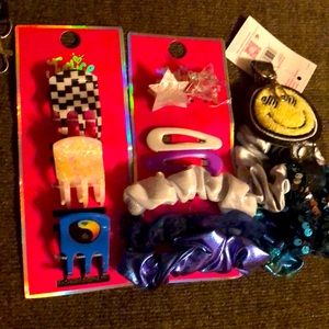 3/$30 Girls hair accessories lot